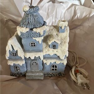 VTG Encore Flurry's House Snowville Snow Buddies Light Up Village #94902 No Box